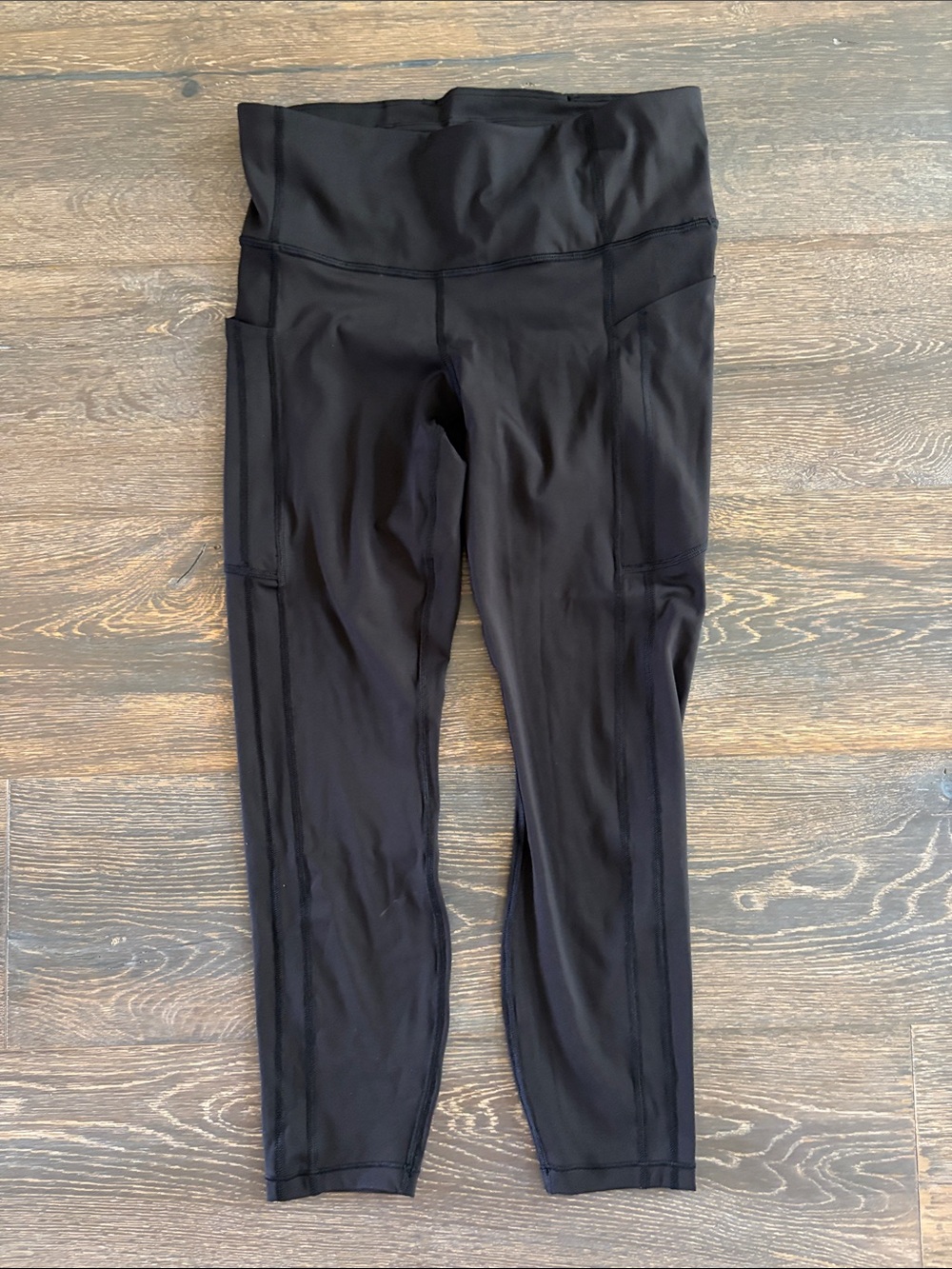 Athleta Ultimate Stash 7/8 Tights with Side Pockets